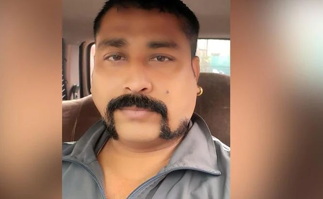 'नौकरी रहे या न रहे, मूंछें नहीं काटूंगा' 'नौकरी रहे या न रहे, मूंछें नहीं काटूंगा'