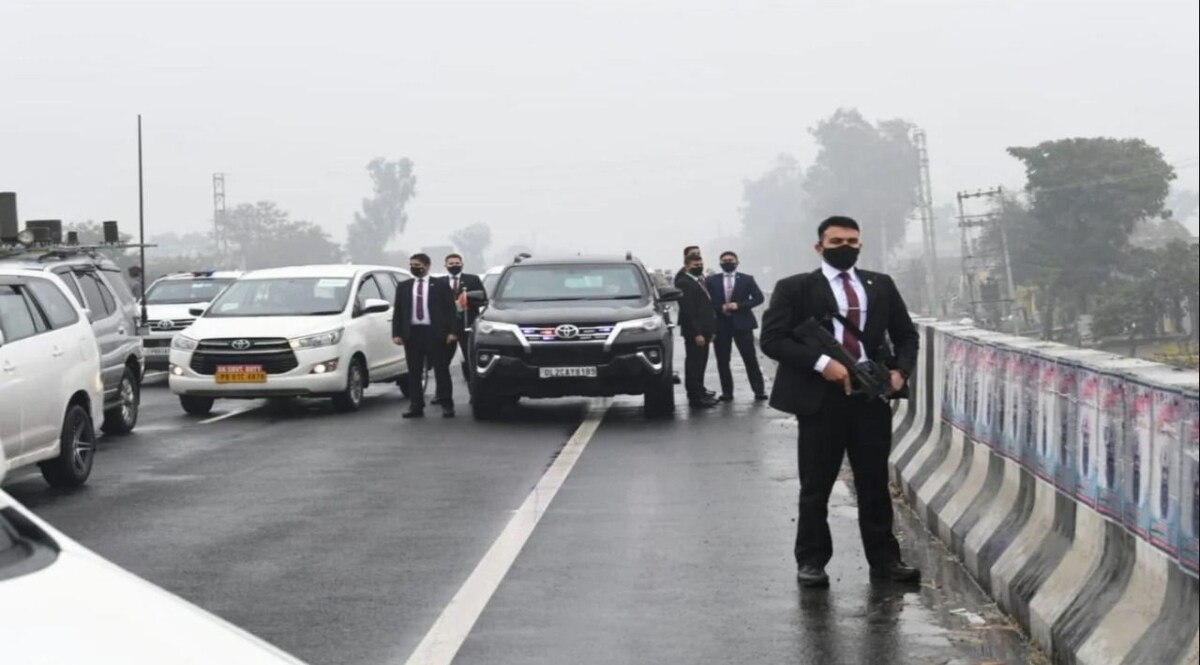 कैसे लगी थी PM मोदी की सुरक्षा में सेंध, ख़ुफ़िया कैमरे पर पुलिस अफ़सर ने बोला सच CrimeTak