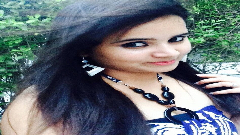 करीना कपूर की ड्रेस डिजाइन करने वाली कंपनी की फैशन डिजाइनर ने 11वीं मंजिल से कूद की आत्महत्या करीना कपूर की ड्रेस डिजाइन करने वाली कंपनी की फैशन डिजाइनर ने 11वीं मंजिल से कूद की आत्महत्या