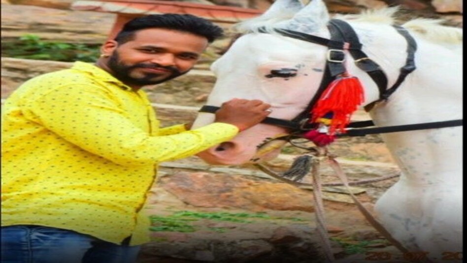 हिस्ट्रीशीटर बदमाश की बीवी को भगा ले गया ये प्रॉपर्टी कारोबारी, फिर ऐसे मिली ख़ौफ़नाक मौत हिस्ट्रीशीटर बदमाश की बीवी को भगा ले गया ये प्रॉपर्टी कारोबारी, फिर ऐसे मिली ख़ौफ़नाक मौत