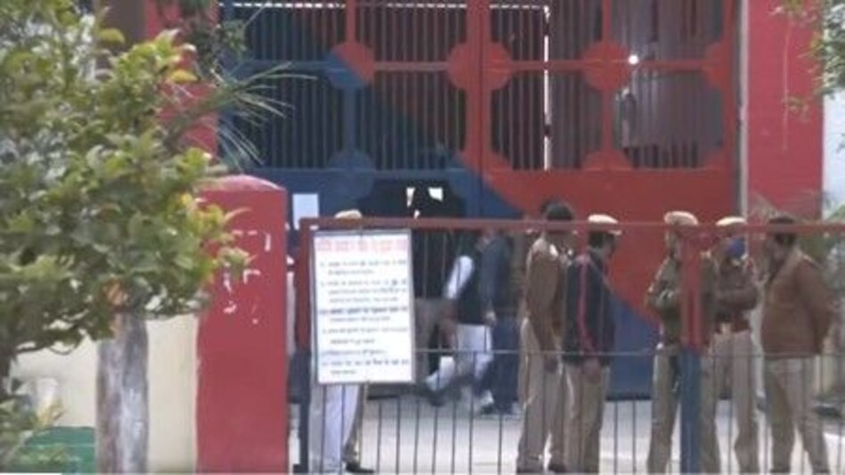 लखीमपुर खीरी हिंसा का मुख्य आरोपी आशीष मिश्रा 129 दिन बाद जेल से निकला बाहर लखीमपुर खीरी हिंसा का मुख्य आरोपी आशीष मिश्रा 129 दिन बाद जेल से निकला बाहर