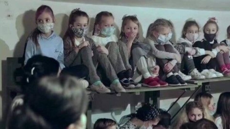 इन मासूमों के दर्द से भी रूसी सेना का दिल नहीं पसीजा, सोशल मीडिया पर लोगों ने पूछे ये सवाल इन मासूमों के दर्द से भी रूसी सेना का दिल नहीं पसीजा, सोशल मीडिया पर लोगों ने पूछे ये सवाल