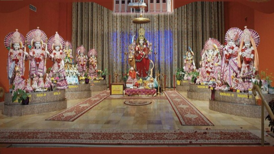 Canada Temple Hindu: कनाडा के हिंदू मंदिरों में तोड़फोड़, दान पेटी और मूर्तियों के आभूषण भी चोरी Canada Temple Hindu: कनाडा के हिंदू मंदिरों में तोड़फोड़, दान पेटी और मूर्तियों के आभूषण भी चोरी