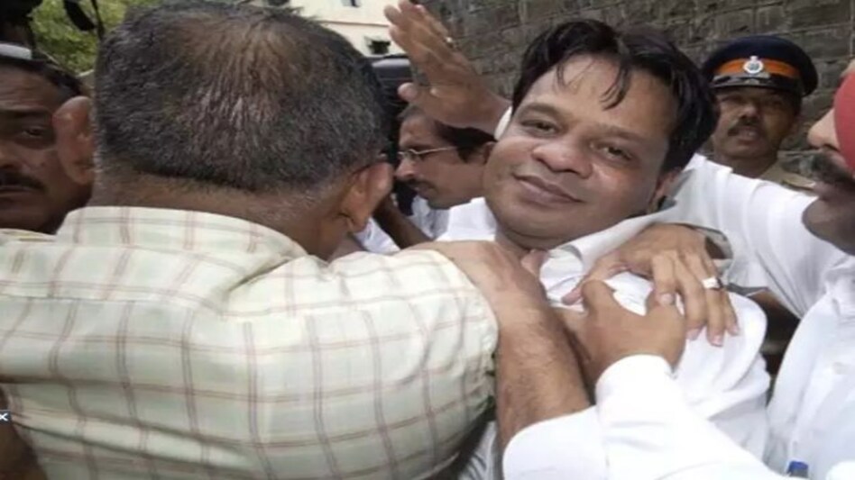 दाऊद का बचना अब मुश्किल ही नहीं नामुमकिन है, 'भाई' का भाई इकबाल कासकर ED की गिरफ़्त में दाऊद का बचना अब मुश्किल ही नहीं नामुमकिन है, 'भाई' का भाई इकबाल कासकर ED की गिरफ़्त में