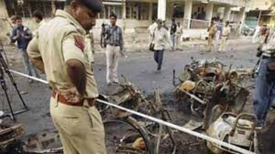 Ahmedabad Blast Case : 2008 के सीरियल ब्लास्ट में 77 में 49 दोषी करार, सजा का ऐलान कल Ahmedabad Blast Case : 2008 के सीरियल ब्लास्ट में 77 में 49 दोषी करार, सजा का ऐलान कल
