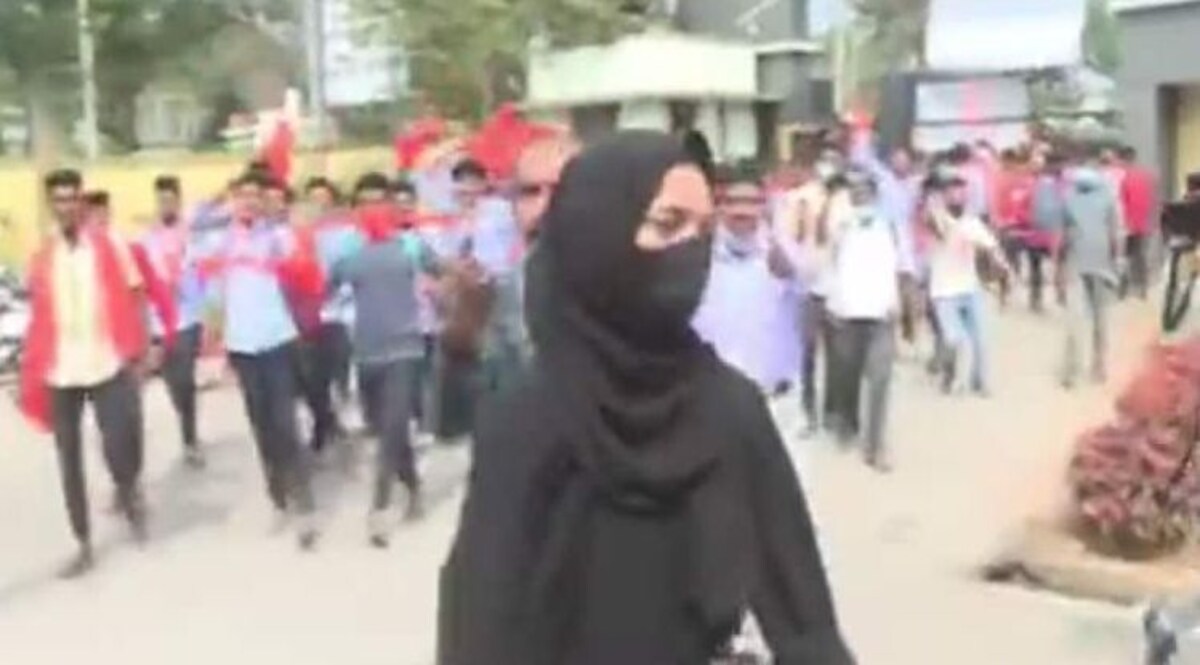 प्रियंका का Tweet बना 'Tornado', चारों तरफ हिजाब का हाहाकार, अब बढ़ने लगा बवाल CrimeTak