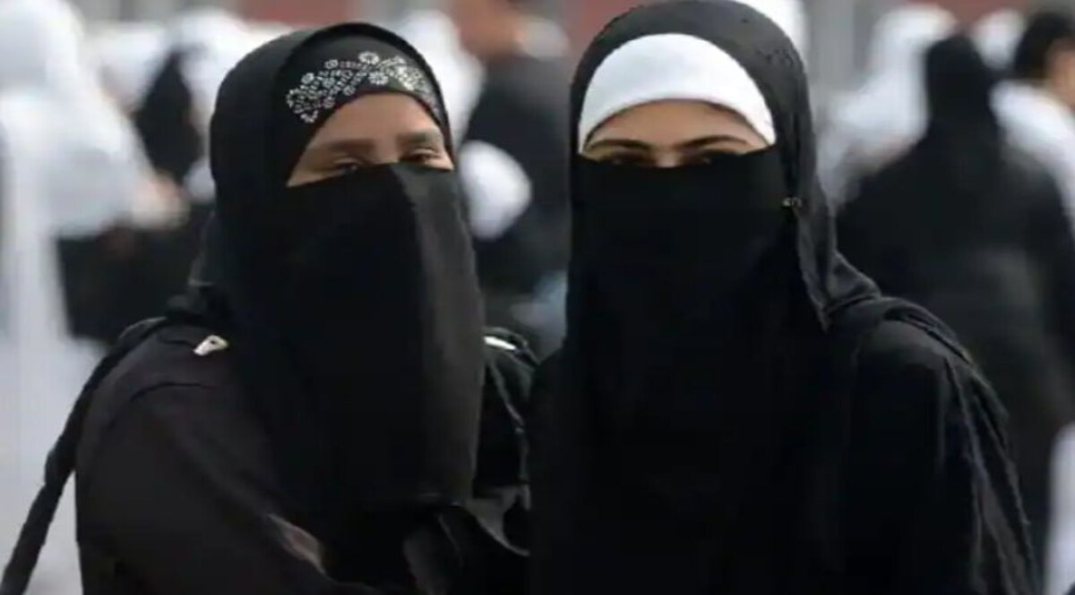 Hijab controversy : सियासत का नया चटपटा मसाला बना हिजाब का बवाल, प्रियंका और मलाला भी कूद पड़ीं ज़ुबानी जंग में CrimeTak