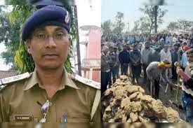 उठनी थी बेटी की डोली, मगर उठ गया पिता का जनाज़ा, एनकाउंटर के बाद दारोगा की मौत CrimeTak