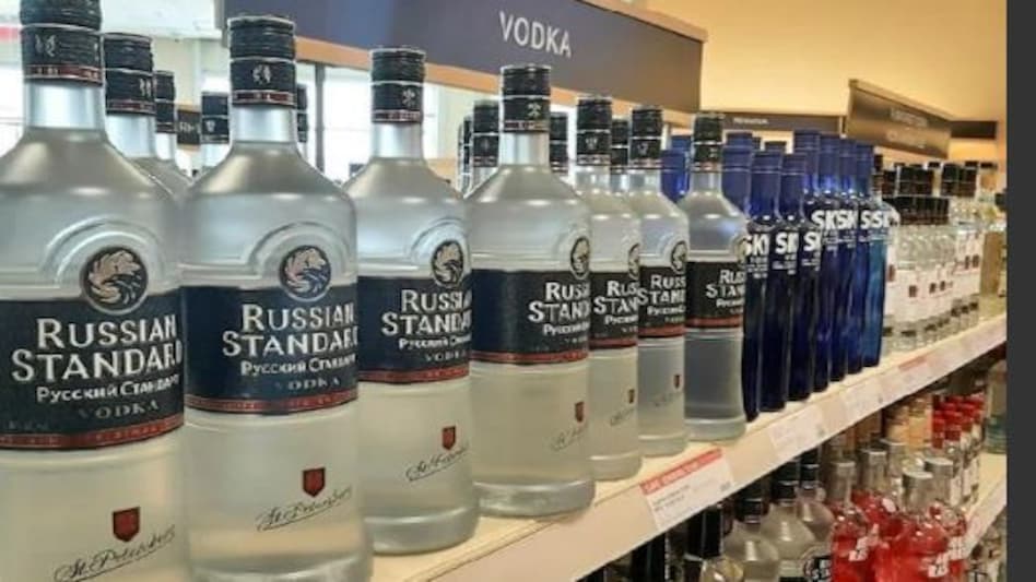Russia Ukraine war : बैन Russian Vodka ! Russia Ukraine war : बैन Russian Vodka !