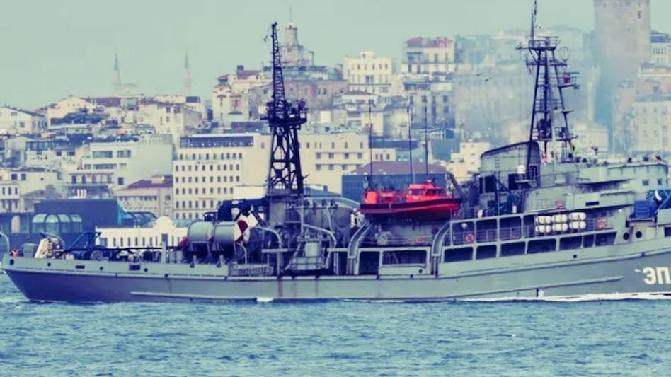 रूस ने अमेरिका को दी ऐसे बड़ी चुनौती, नाटो मेंबर रोमानिया के शिप पर किया मिसाइल अटैक रूस ने अमेरिका को दी ऐसे बड़ी चुनौती, नाटो मेंबर रोमानिया के शिप पर किया मिसाइल अटैक