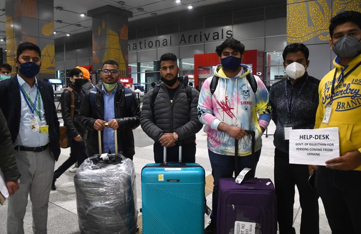 अभी नहीं पूरा हुआ है यूक्रेन से भारतीयों को निकालने का काम, यूक्रेन में अभी फंसे हैं इतने भारतीय अभी नहीं पूरा हुआ है यूक्रेन से भारतीयों को निकालने का काम, यूक्रेन में अभी फंसे हैं इतने भारतीय
