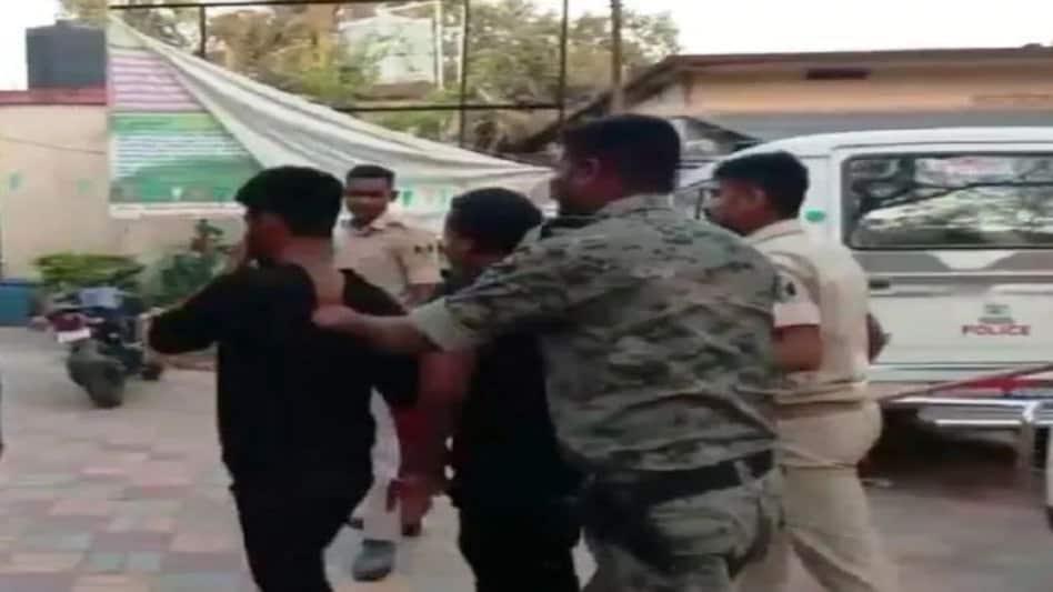 बिहार में पुलिस भर्ती में पकड़े गए 13 'मुन्ना भाई' बिहार में पुलिस भर्ती में पकड़े गए 13 'मुन्ना भाई'