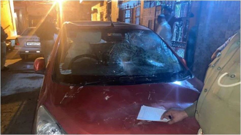 Ghaziabad : बर्थडे में हुआ बवाल, 16 लोग हो गए घायल, जानें क्या है पूरा मामला Ghaziabad : बर्थडे में हुआ बवाल, 16 लोग हो गए घायल, जानें क्या है पूरा मामला