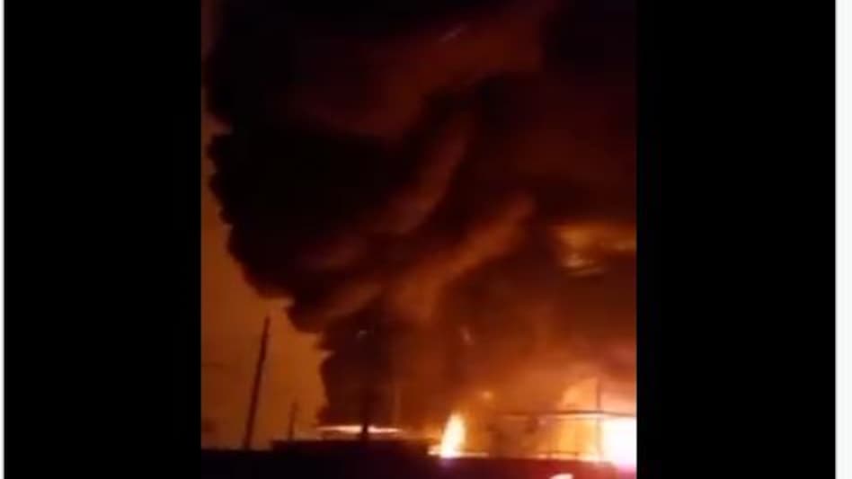 Russia Ukraine War : देखे वीडियो, तेल डिपो और चर्च आग के हवाले Russia Ukraine War : देखे वीडियो, तेल डिपो और चर्च आग के हवाले