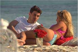 चोरी छुपे 'नग्न हालत' में महिला कर्मचारी को बॉस ने देखा! खुला राज़ तो हो गया 'काम तमाम'! CrimeTak