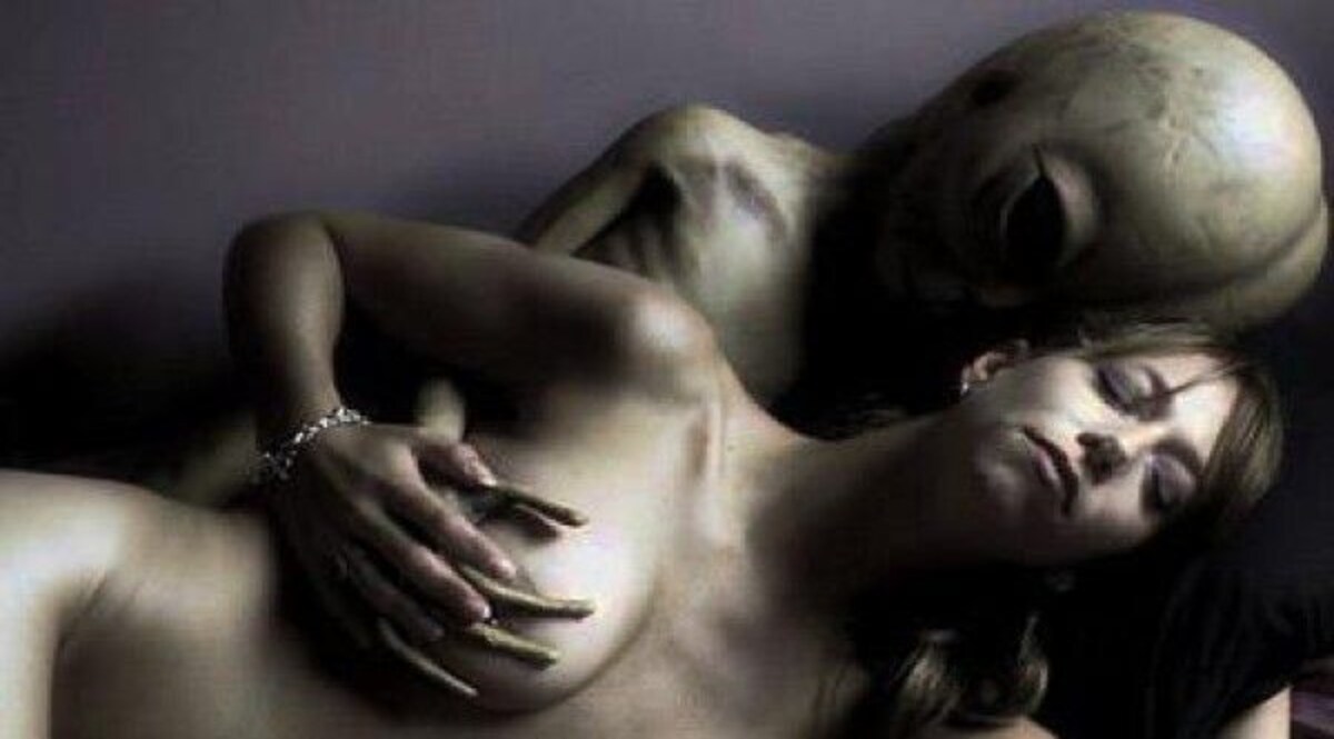 Viral News Hindi: एलियंस से कह रही हैं ये महिलाएं - आप मेरे बच्चे के बाप बनने वाले हैं! CrimeTak