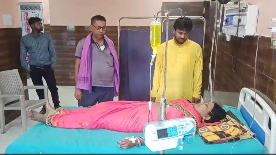 Bihar News : बिहार के लखीसराय के तिलक कार्यक्रम में खाना खाने से दर्जनों लोग बीमार Bihar News : बिहार के लखीसराय के तिलक कार्यक्रम में खाना खाने से दर्जनों लोग बीमार