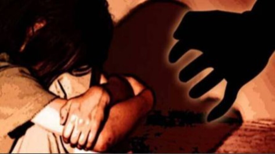 Assam Crime News : असम में नौवीं कक्षा की छात्रा से छेड़छाड़ के आरोप में टीचर गिरफ्तार Assam Crime News : असम में नौवीं कक्षा की छात्रा से छेड़छाड़ के आरोप में टीचर गिरफ्तार