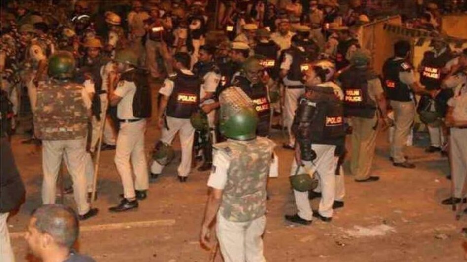 जहांगीरपुरी हिंसा के पीछे इस वजह से दिख रहा है PFI का कनेक्शन, साज़िश के मिलने लगे सिरे! जहांगीरपुरी हिंसा के पीछे इस वजह से दिख रहा है PFI का कनेक्शन, साज़िश के मिलने लगे सिरे!