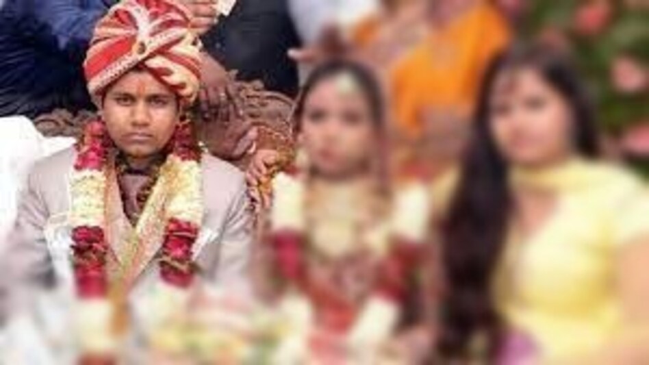वो लड़की शादी के 4 साल तक पति बनकर रही, फिर भी नहीं हुआ शक, स्वीटी से कृष्णा बनने की अजीब कहानी वो लड़की शादी के 4 साल तक पति बनकर रही, फिर भी नहीं हुआ शक, स्वीटी से कृष्णा बनने की अजीब कहानी