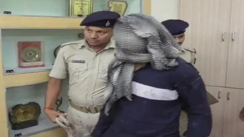 Murder News : प्रेमिका के पति की हत्या करने के लिए वो बन गया लड़की, फिर ऐसे दिया अंजाम Murder News : प्रेमिका के पति की हत्या करने के लिए वो बन गया लड़की, फिर ऐसे दिया अंजाम