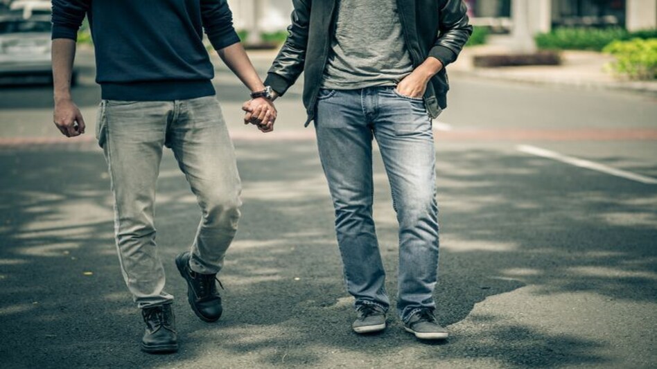 पत्नी को नहीं बताई 'GAY' होने की बात, हनीमून पर गे पार्टनर्स को ले गया था साथ, अब कोर्ट ने दिया ये फैसला पत्नी को नहीं बताई 'GAY' होने की बात, हनीमून पर गे पार्टनर्स को ले गया था साथ, अब कोर्ट ने दिया ये ...