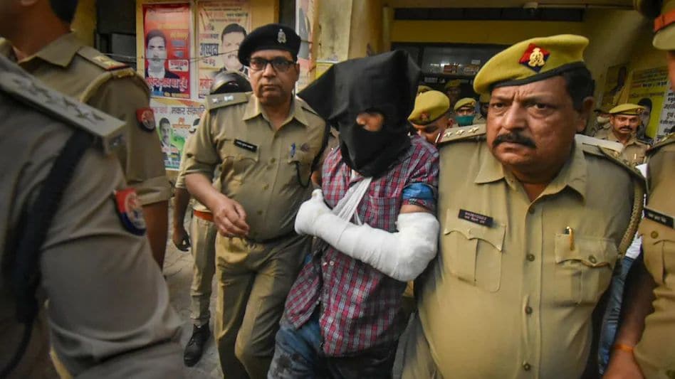 QUESTIONS RAISED : GORAKHPUR TEMPLE : ये वो सवाल है, जिनका जवाब पुलिस को खोजना है ? QUESTIONS RAISED : GORAKHPUR TEMPLE : ये वो सवाल है, जिनका जवाब पुलिस को खोजना है ?