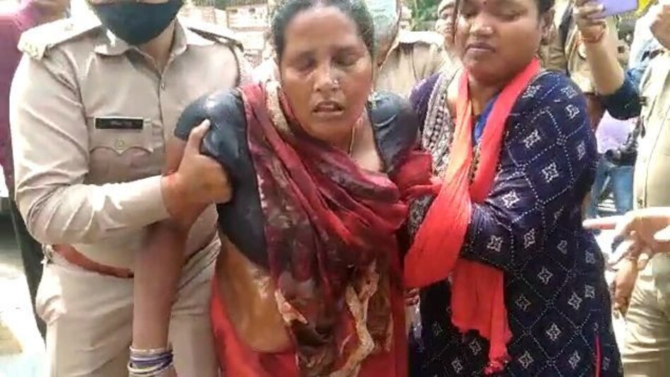 SUICIDE NEWS HINDI : अंदर योगी, बाहर खुदकुशी की कोशिश ! SUICIDE NEWS HINDI : अंदर योगी, बाहर खुदकुशी की कोशिश !