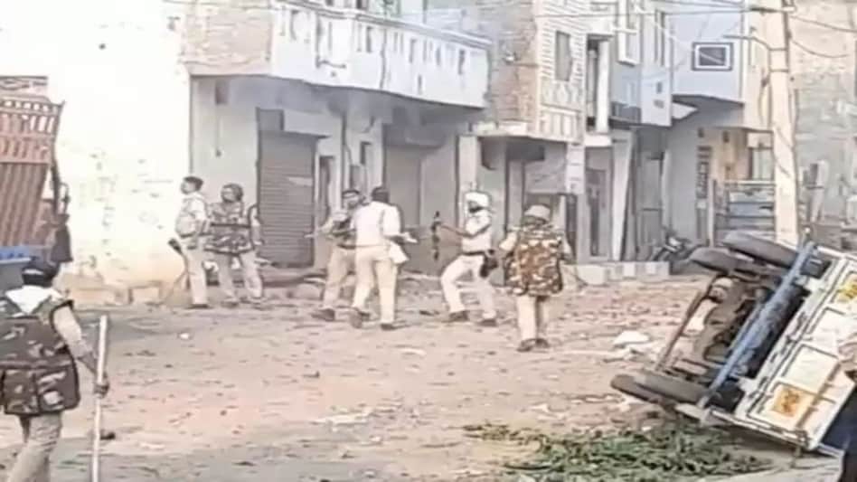 MP के खरगोन में कर्फ्यू अभी भी जारी! MP के खरगोन में कर्फ्यू अभी भी जारी!