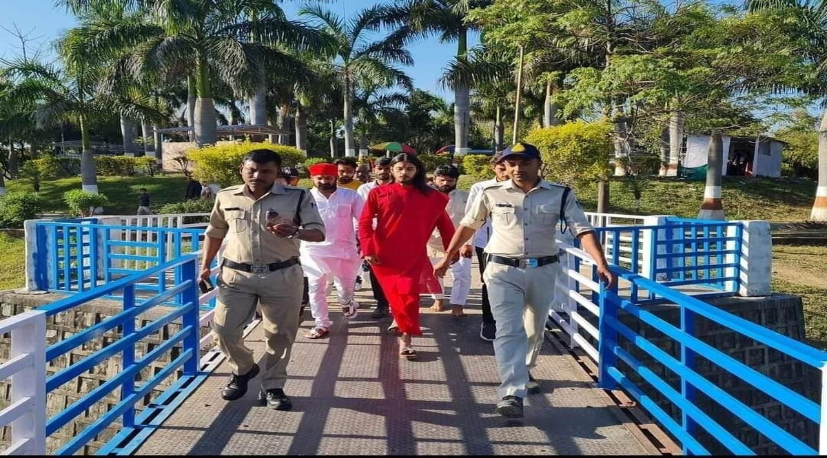 MP MAHANT SITARAM RAPE STORY : कौन है महंत सीताराम उर्फ समर्थ त्रिपाठी, जिस पर लगा है रेप का आरोप ? CrimeTak