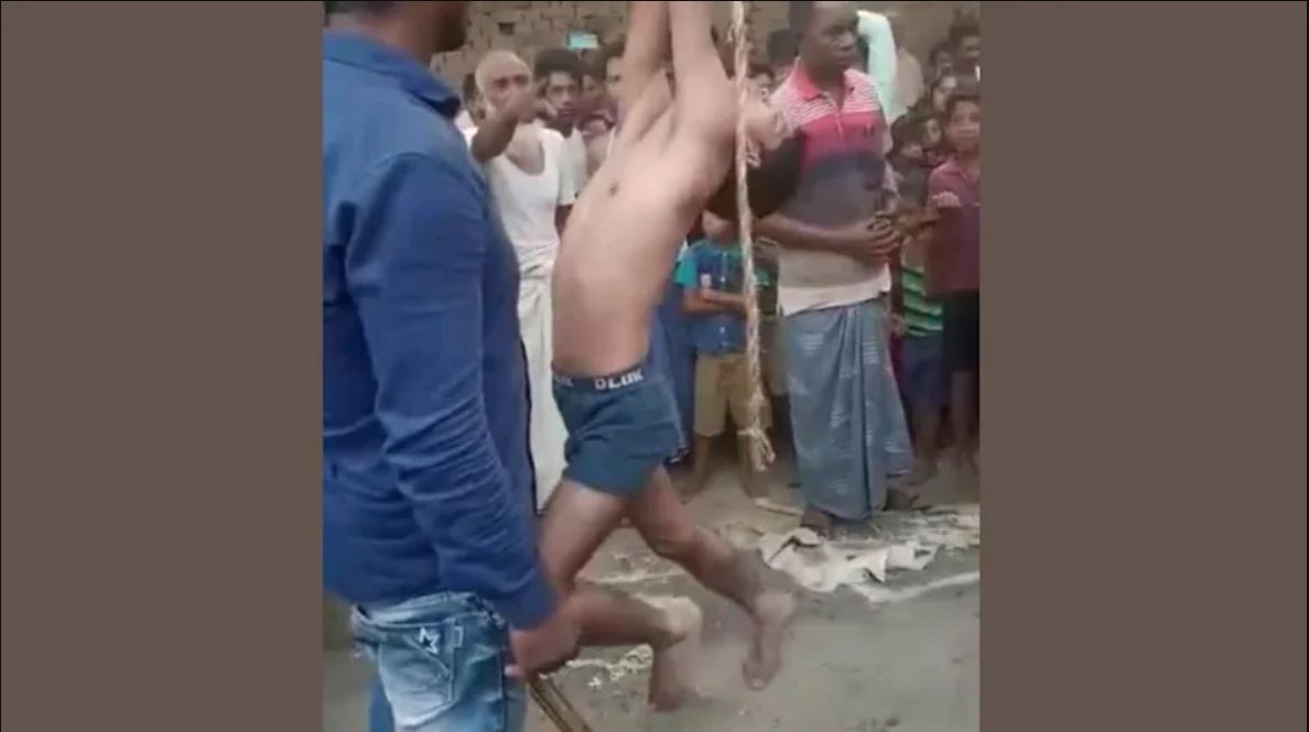 Jharkhand Crime News : भीड़ का तालिबानी इंसाफ, मोबाइल चोरी के आरोपी युवक को नंगा कर बेरहमी से पीटा CrimeTak