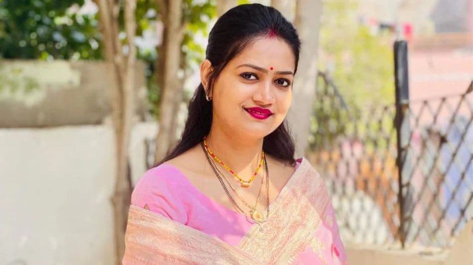UP CRIME NEWS : 'बाबा-पापा टॉर्चर करते थे, मार डाला', बोलीं BJP नेत्री की बेटियां UP CRIME NEWS : 'बाबा-पापा टॉर्चर करते थे, मार डाला', बोलीं BJP नेत्री की बेटियां