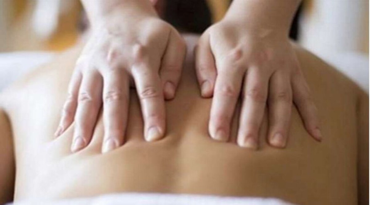 स्पा सेंटर की कौन सी गंदी बात पुलिस को पता चली और वो दौड़ी दौड़ी छापा मारने पहुँच गई CrimeTak