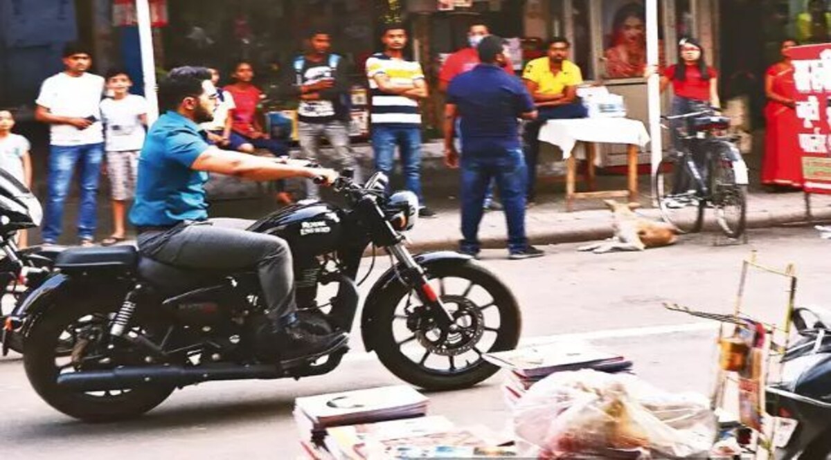 कानपुर में वरुण धवन की काली 'बुलेट' ने इस लिए काटा बवाल, अब पुलिस काटेगी चालान! CrimeTak