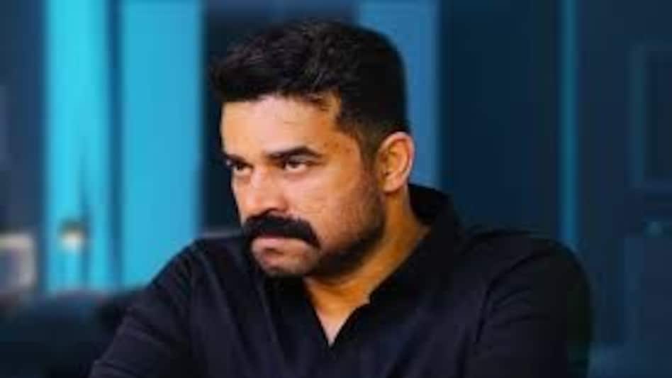 Rape News : साउथ फिल्मों के इस चर्चित एक्टर के खिलाफ रेप की FIR, लुकआउट नोटिस जारी Rape News : साउथ फिल्मों के इस चर्चित एक्टर के खिलाफ रेप की FIR, लुकआउट नोटिस जारी