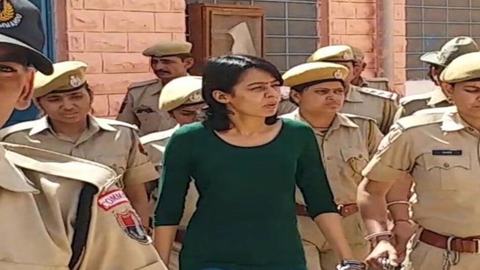 Goldy Brar: मूसेवाला की हत्या करने वाले गैंगस्टर का इस लेडी डॉन से है कनेक्शन, दोनों क्राइम पार्टनर रह चुके हैं Goldy Brar: मूसेवाला की हत्या करने वाले गैंगस्टर का इस लेडी डॉन से है कनेक्शन, दोनों क्राइम पार्टनर...