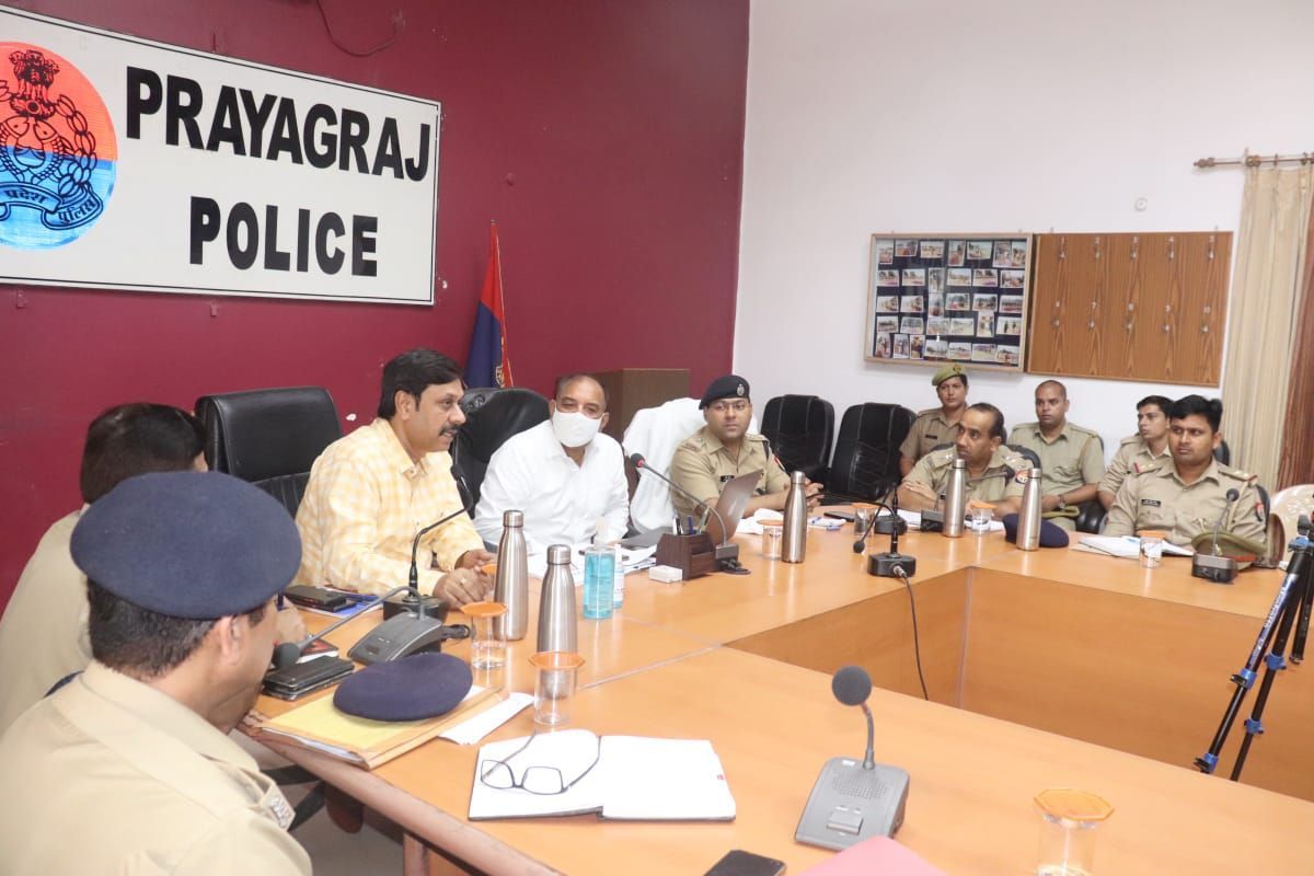 प्रयागराज के पुलिस कप्तान एक्शन के मूड में, थानेदार समेत 5 पुलिसवाले सस्पेंड, ये है असली वजह CrimeTak