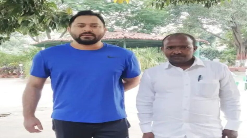 तेजस्वी यादव के क़रीबी नेता को गोपालगंज में सरेआम बाइक सवार बदमाशों ने गोलियों से भूना तेजस्वी यादव के क़रीबी नेता को गोपालगंज में सरेआम बाइक सवार बदमाशों ने गोलियों से भूना