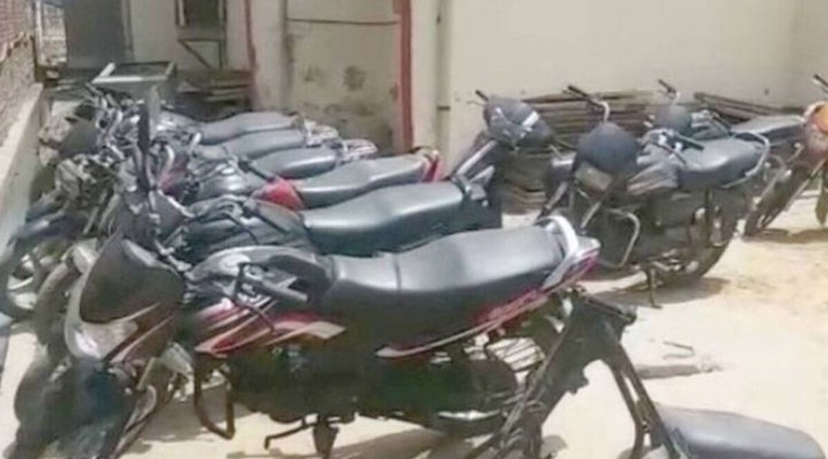 दिल्ली पुलिस ने पकड़ा स्लीपर सेल वाला बाइक चोर गैंग, एक ही झटके में सैकड़ों वारदात की गुत्थी सुलझी CrimeTak