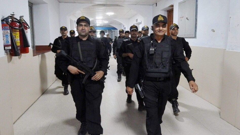 Bombay serial blast: गुजरात ATS ने दाऊद इब्राहिम के 4 करीबियों को पकड़ा, 1993 मुंबई सीरियल ब्लास्ट के हैं आरोपी Bombay serial blast: गुजरात ATS ने दाऊद इब्राहिम के 4 करीबियों को पकड़ा, 1993 मुंबई सीरियल ब्लास्ट ...