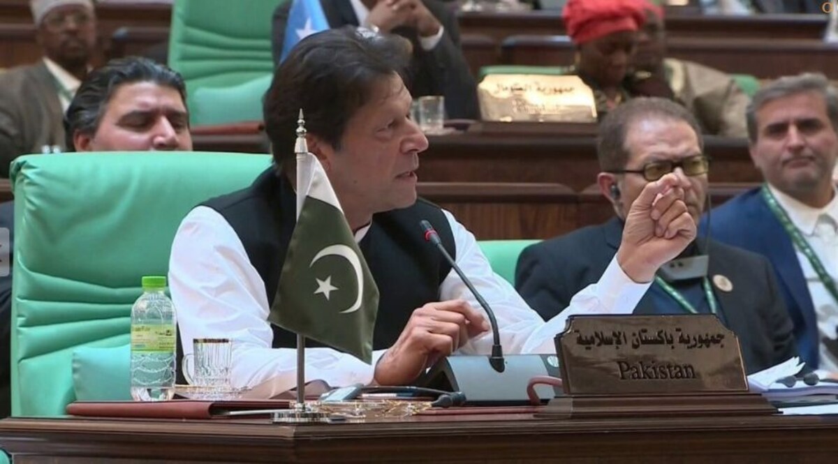 सऊदी अरब में पाक प्रधानमंत्री के खिलाफ नारेबाजी को लेकर इमरान खान और 150 अन्य पर मामला दर्ज CrimeTak