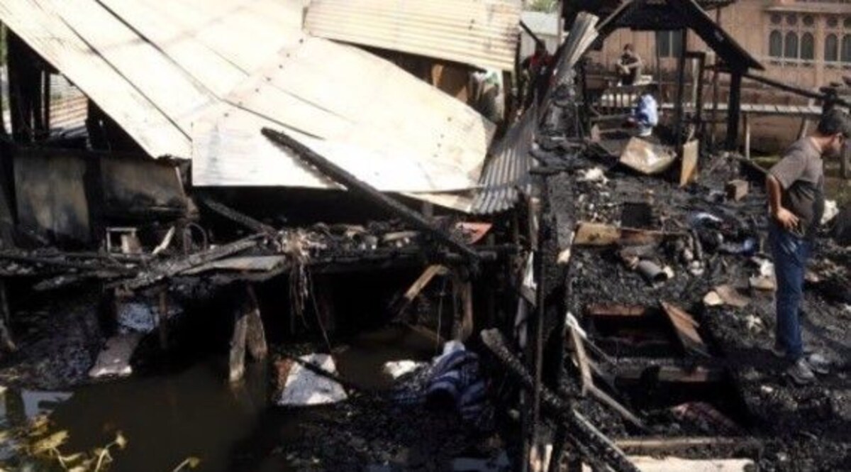 Crime News : श्रीनगर डल झील के हाऊसबोट में आग से 11 साल की लड़की की जलकर मौत CrimeTak