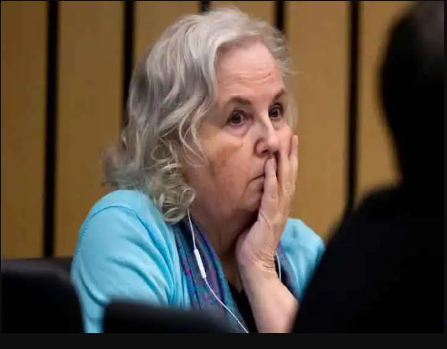 ‘How To Murder Your Husband’ की लेखिका ने की अपने पति की हत्या, पति को दो गोली मारने का आरोप ‘How To Murder Your Husband’ की लेखिका ने की अपने पति की हत्या, पति को दो गोली मारने का आरोप