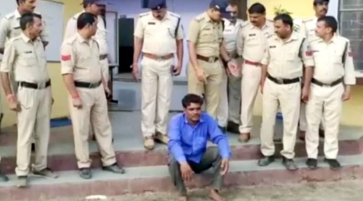 MADHYA PRADESH NEWS : बुलडोजर की दहशत! घर तोड़ने पहुंचा प्रशासन तो आरोपी ने खुद ही कर दिया सरेंडर CrimeTak