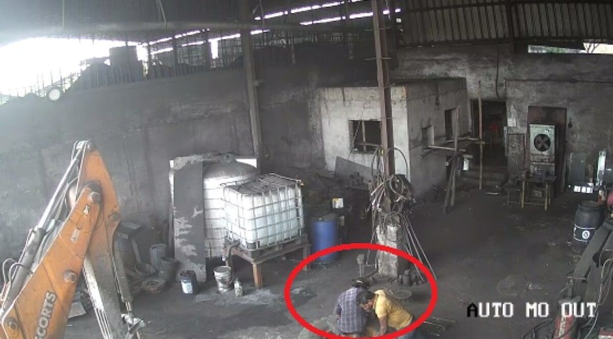 दिल दहला देगा यह Video, बुलडोजर के पहिये में हवा भरते ये क्या हुआ ! CrimeTak