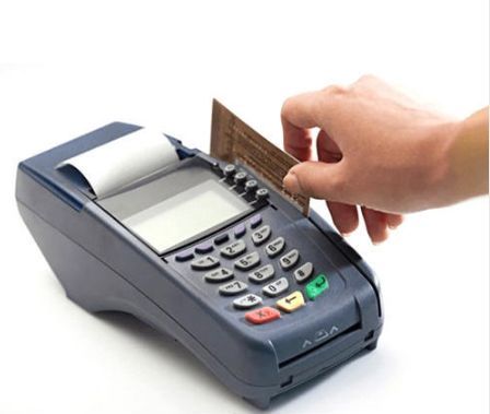 दिल्ली के गिरहकटों का नया हथियार 'स्वाइप मशीन', अब जेब नहीं खाते साफ करते हैं शातिर दिल्ली के गिरहकटों का नया हथियार 'स्वाइप मशीन', अब जेब नहीं खाते साफ करते हैं शातिर