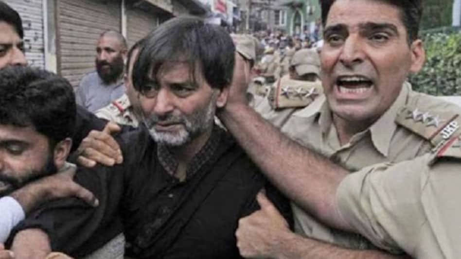 यासीन मलिक: एक बूथ एजेंट से ऐसे बना था खूंखार आतंकवादी, 4 वायुसैनिकों को किया था शहीद यासीन मलिक: एक बूथ एजेंट से ऐसे बना था खूंखार आतंकवादी, 4 वायुसैनिकों को किया था शहीद