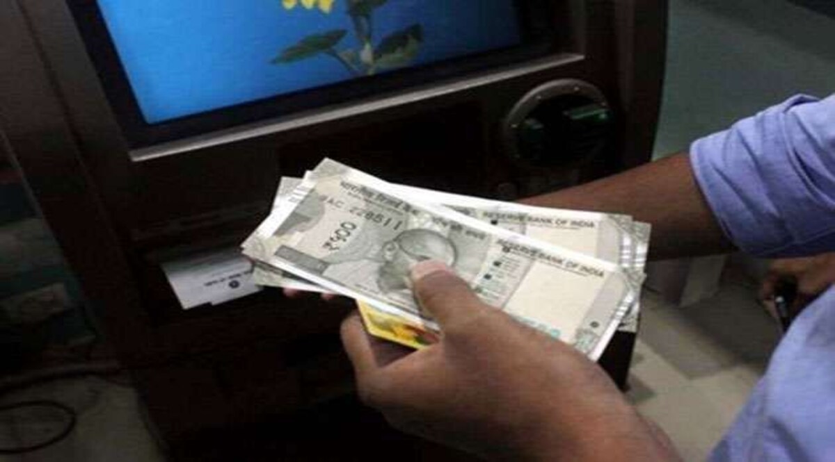 Viral News : इस ATM से 500 के बदले निकल रहे थे 5 गुना ज्यादा यानी 2500 रुपये, मची होड़ CrimeTak