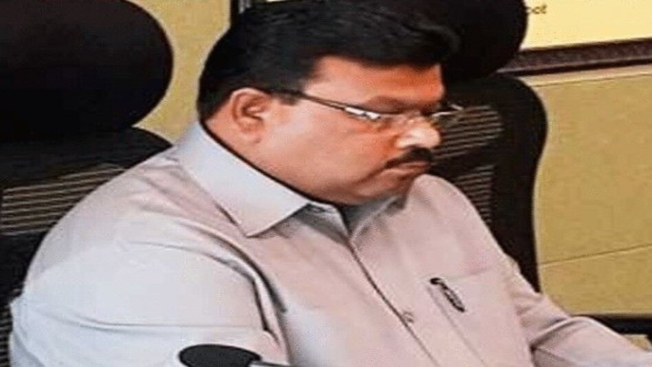 Uttarakhand News : आय से 500 गुना अधिक संपत्ति मामले में ये IAS अफसर अरेस्ट Uttarakhand News : आय से 500 गुना अधिक संपत्ति मामले में ये IAS अफसर अरेस्ट