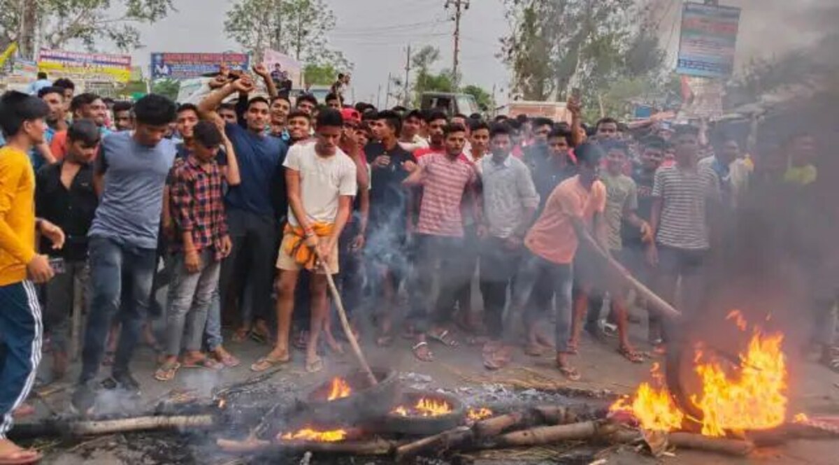 Agnipath Scheme : 'अग्निपथ स्कीम' का जबरदस्त विरोध, बक्सर के बाद अब जहानाबाद में प्रदर्शन CrimeTak